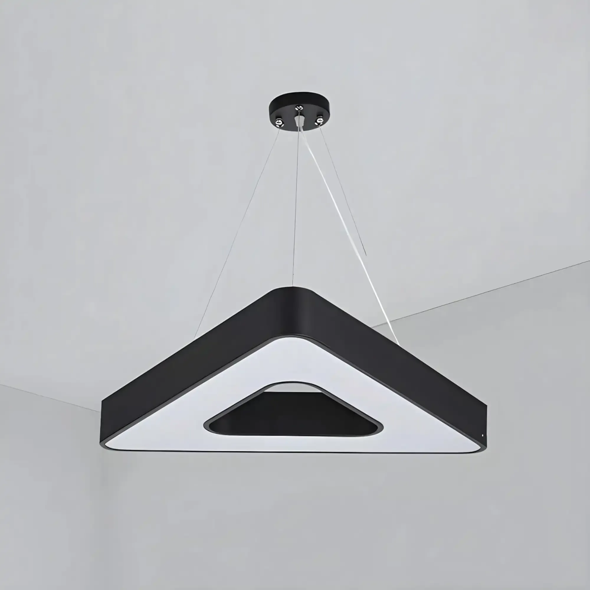 TRIANGLE MOON LIGHT (45, CW, BLACK)